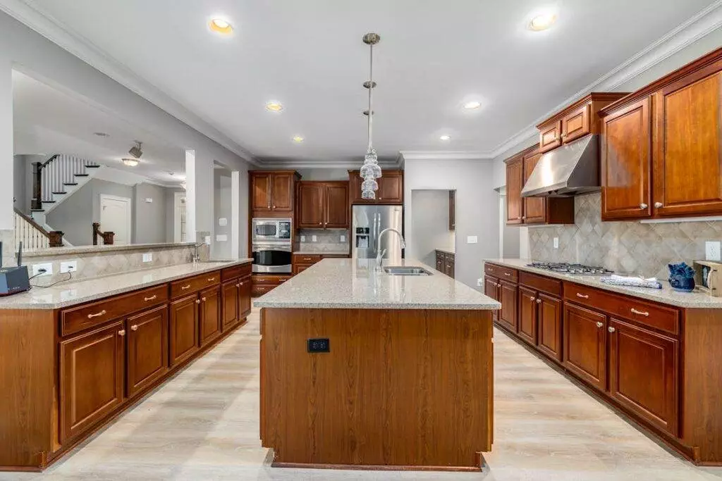 Washed Wood Kitchen Cabinets 2