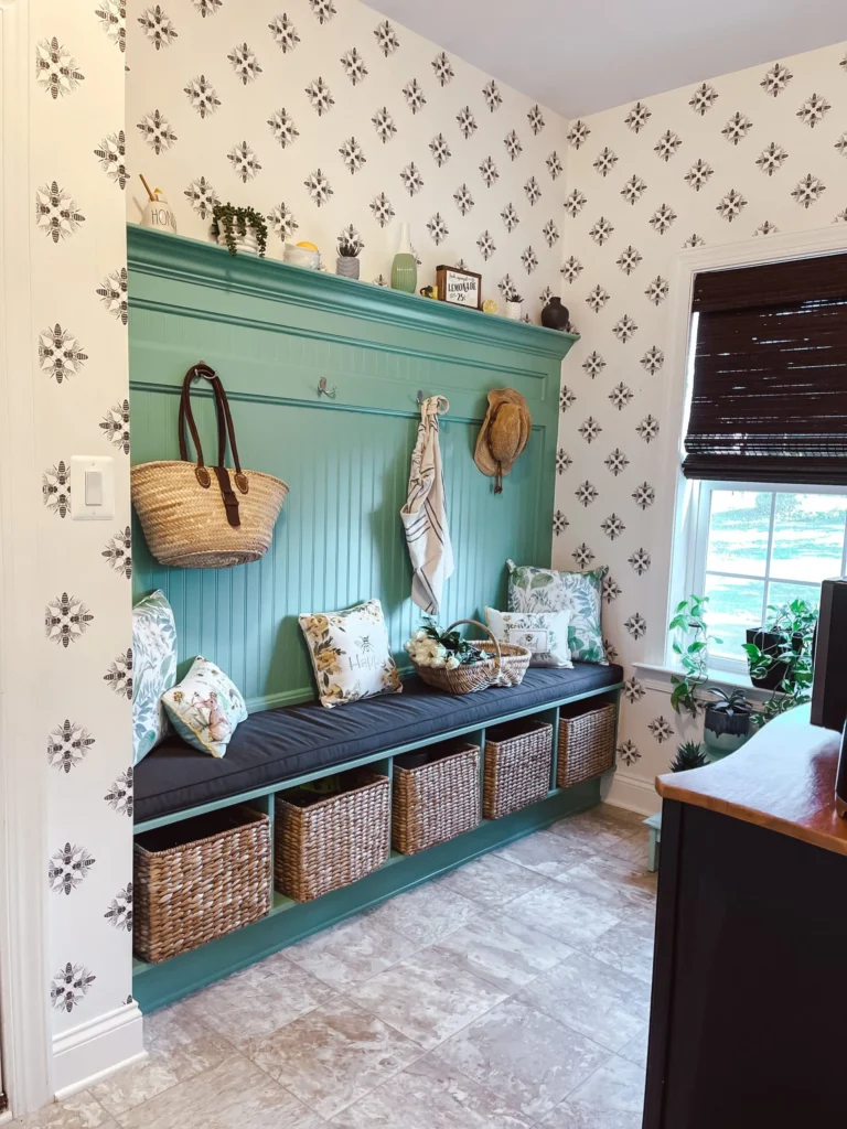 Small Mudroom Bench with Storage 6